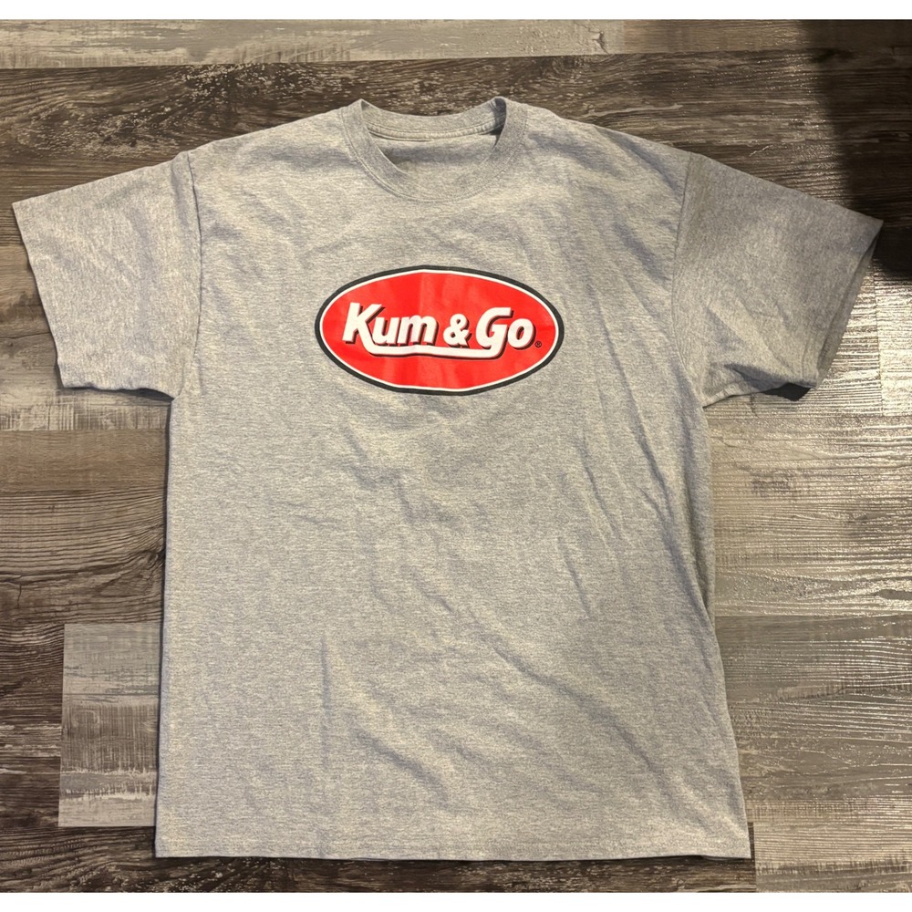 Kum & Go Gas Station Graphic T-Shirt Mens Medium Gray Short Sleeve Logo Tee